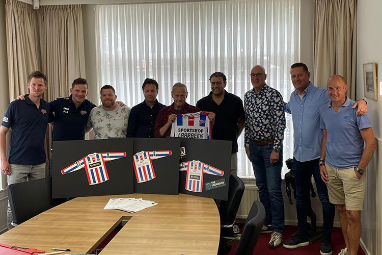 Hoofdsponsoren Marc de Wit Assurantiën, Sportshop Laarbeek, Tooling Partners, Njoj en The Underdog